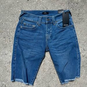 True Religion, Ricky Big T Straight Short